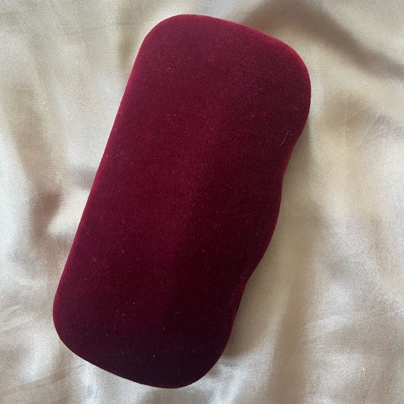 Authentic Gucci sunglass case - Picture 2 of 6